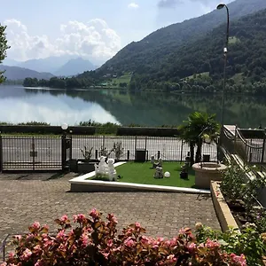 https://villa-con-accesso-al-lago.it-lombardy.com