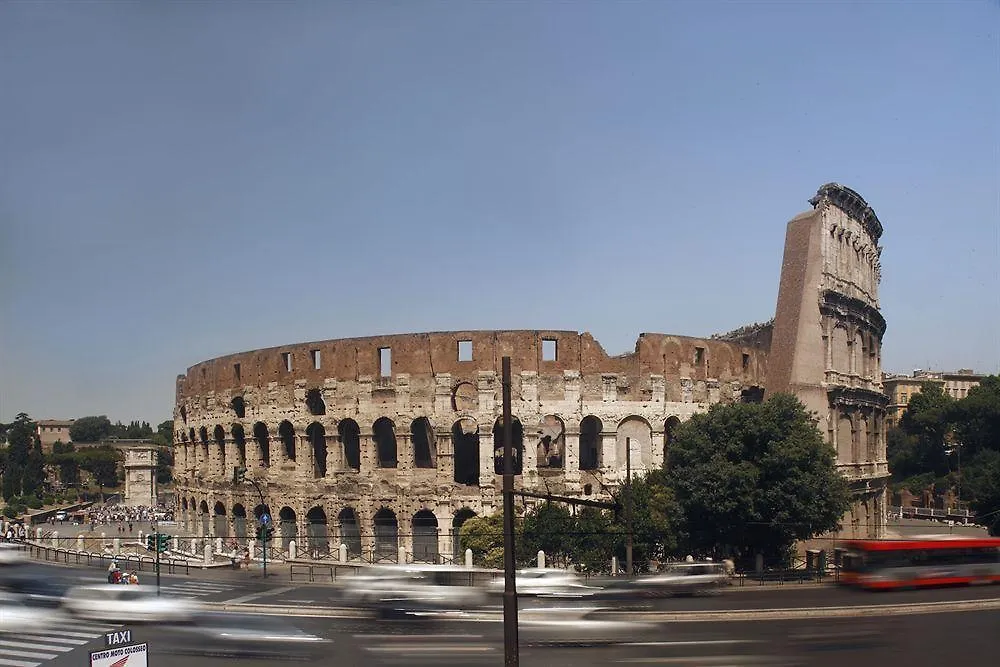 Tre R Colosseo Roma Italia